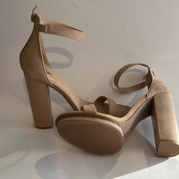 Open toe heels - Picture 6 of 6